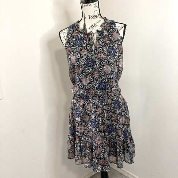 BB Dakota Dresses & Skirts - BB Dakota sleeveless dress Size M